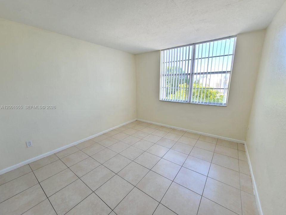 For Sale: $160,000 (2 beds, 2 baths, 1175 Square Feet)