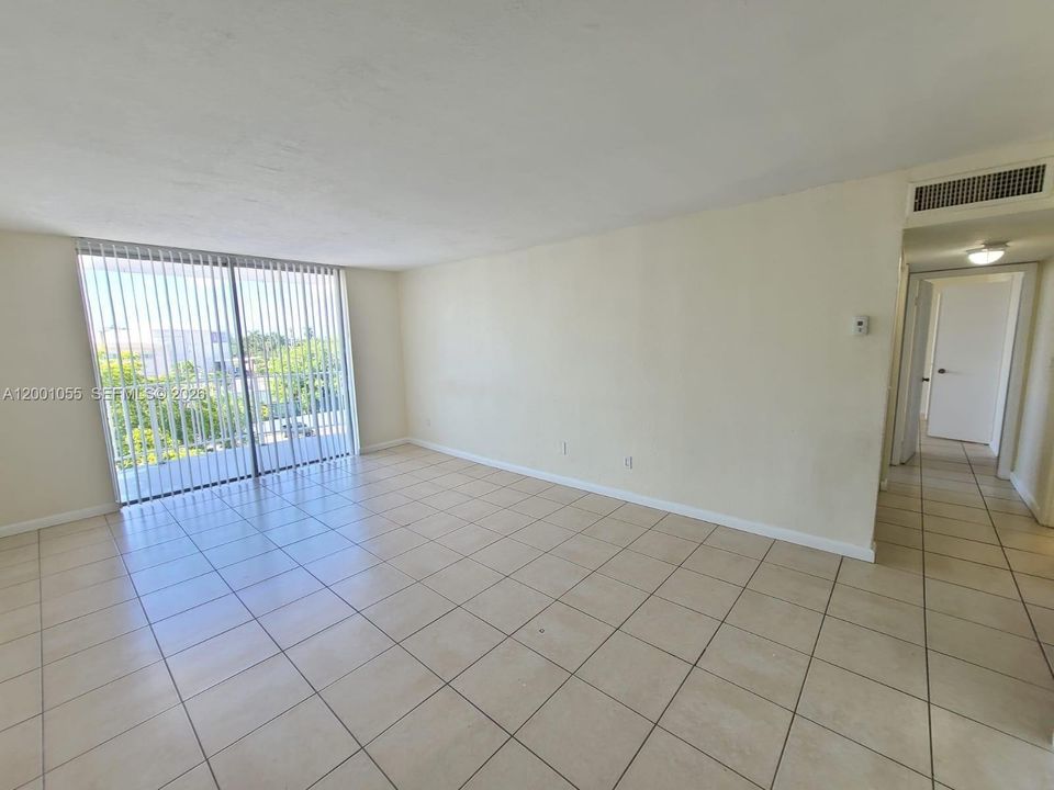 For Sale: $160,000 (2 beds, 2 baths, 1175 Square Feet)
