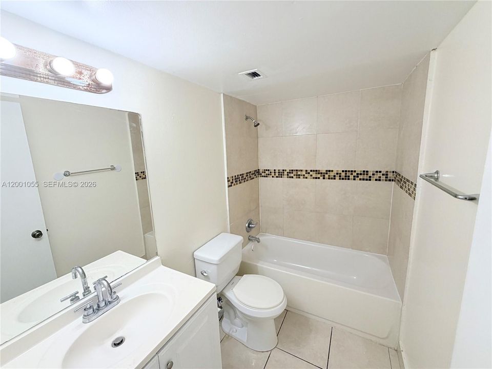 For Sale: $160,000 (2 beds, 2 baths, 1175 Square Feet)