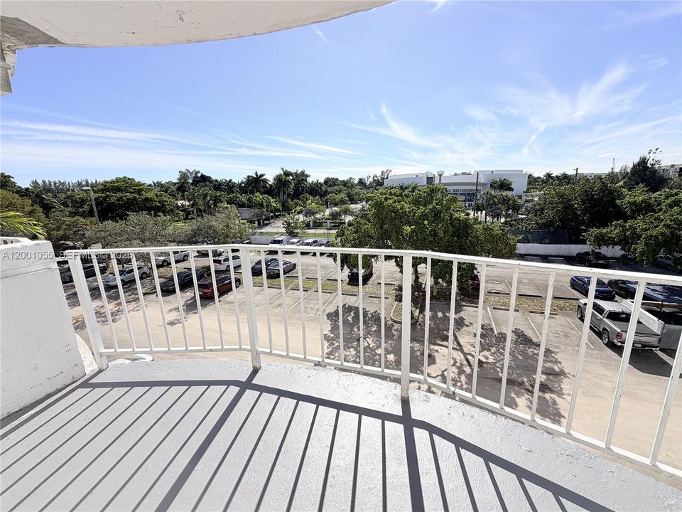 For Sale: $160,000 (2 beds, 2 baths, 1175 Square Feet)