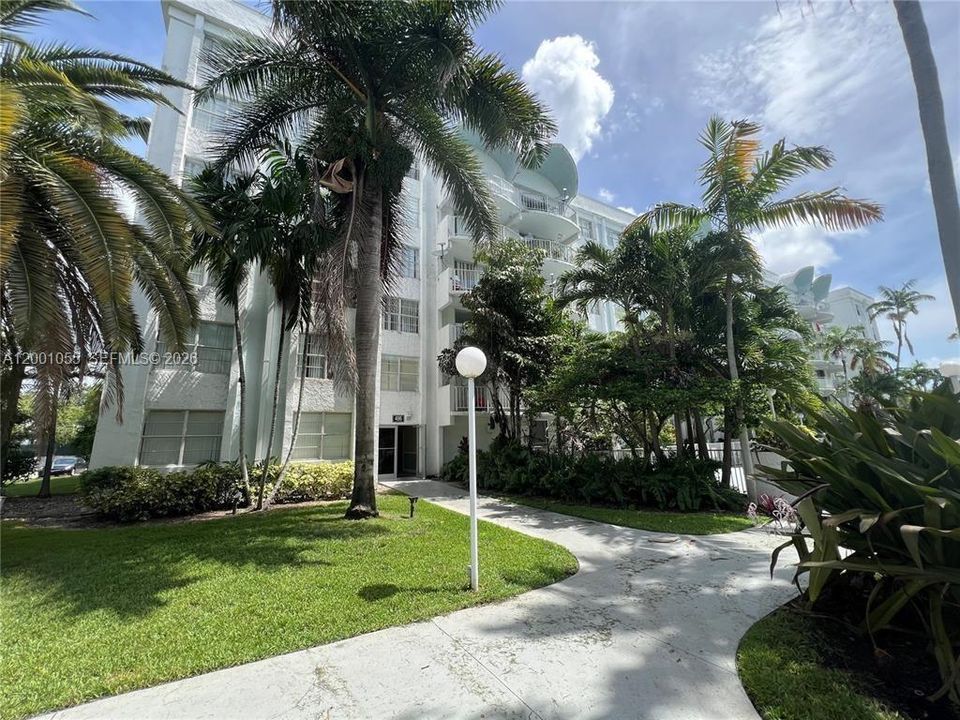 For Sale: $160,000 (2 beds, 2 baths, 1175 Square Feet)