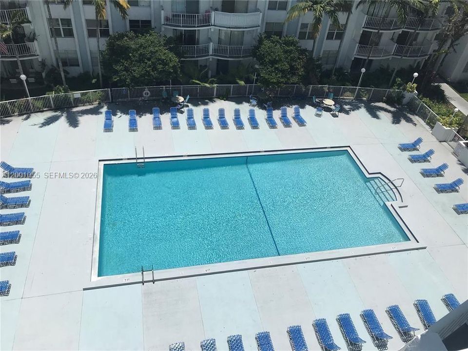 For Sale: $160,000 (2 beds, 2 baths, 1175 Square Feet)