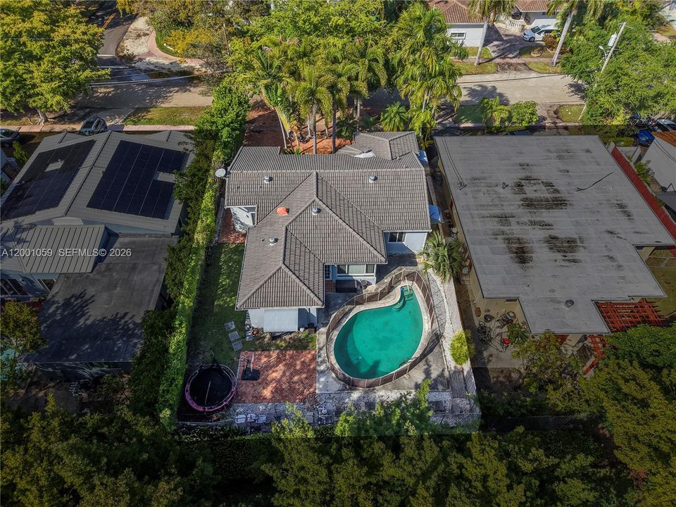 Active With Contract: $8,800 (4 beds, 3 baths, 1985 Square Feet)