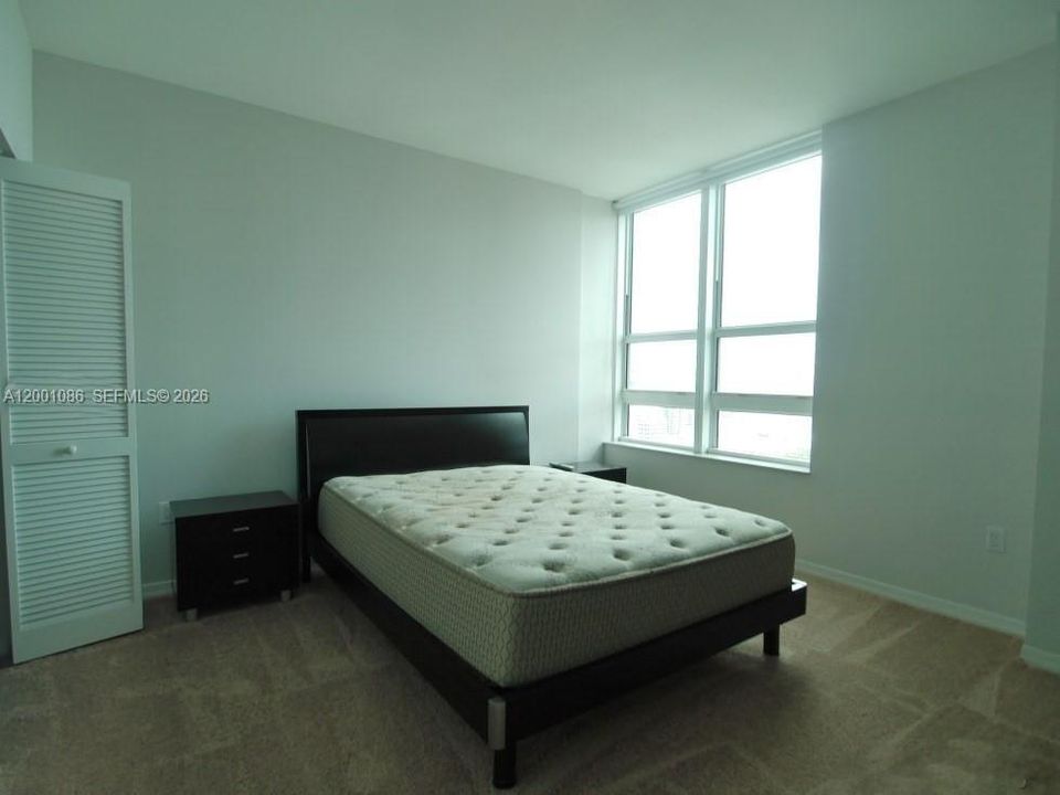 For Sale: $465,000 (1 beds, 1 baths, 639 Square Feet)