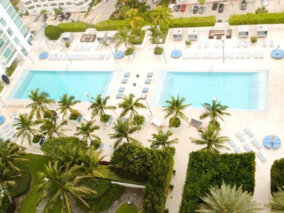 For Sale: $465,000 (1 beds, 1 baths, 639 Square Feet)