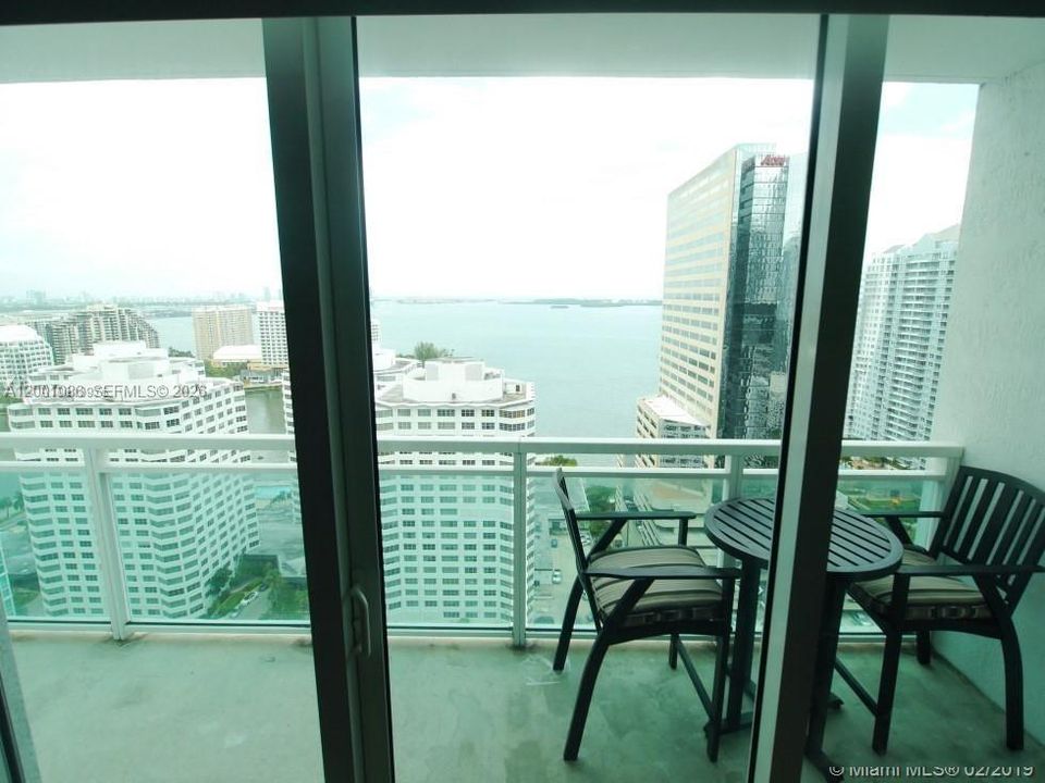 For Sale: $465,000 (1 beds, 1 baths, 639 Square Feet)