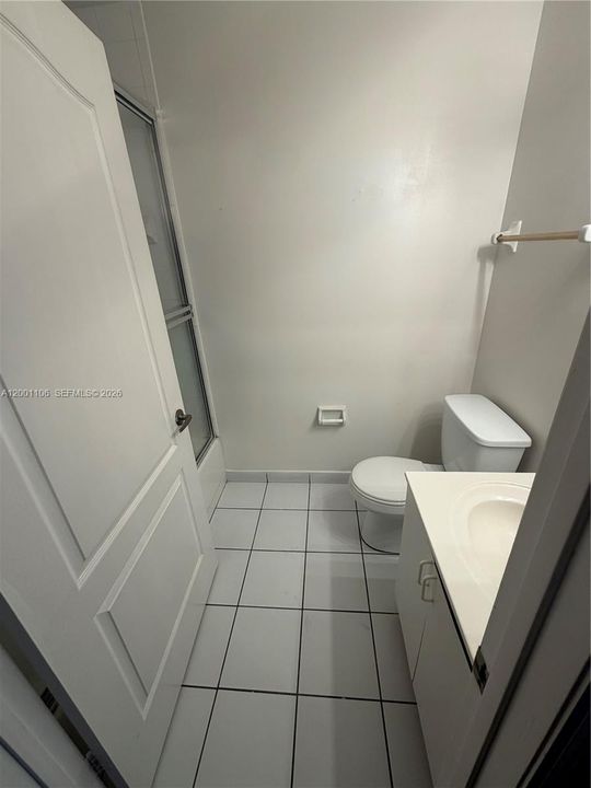 Activo con contrato: $2,000 (3 camas, 2 baños, 1070 Pies cuadrados)