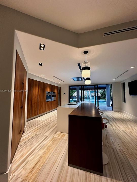 For Rent: $13,500 (5 beds, 6 baths, 4540 Square Feet)