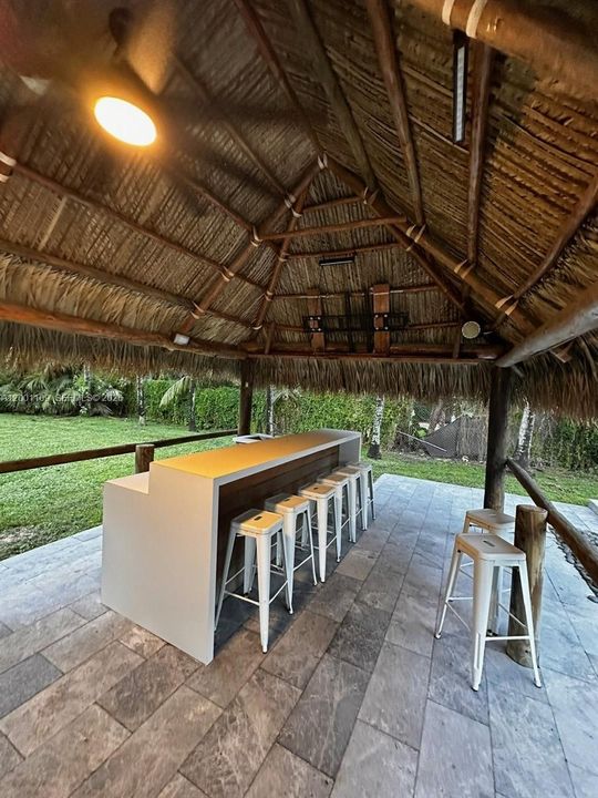 For Rent: $13,500 (5 beds, 6 baths, 4540 Square Feet)