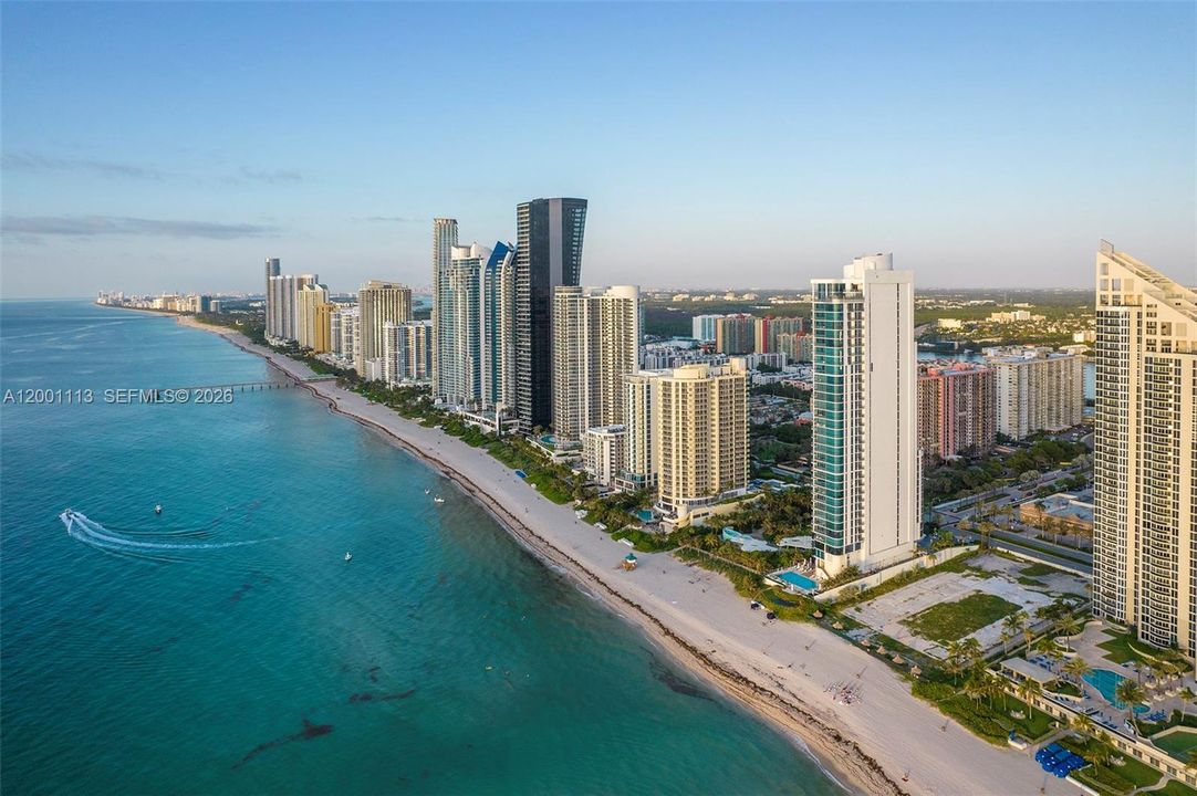 For Sale: $23,990,000 (4 beds, 5 baths, 9051 Square Feet)