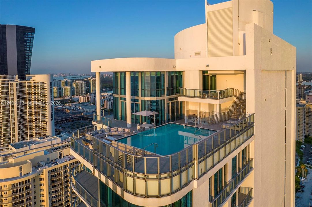 For Sale: $23,990,000 (4 beds, 5 baths, 9051 Square Feet)