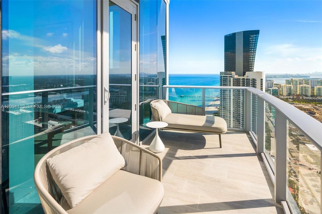 For Sale: $23,990,000 (4 beds, 5 baths, 9051 Square Feet)