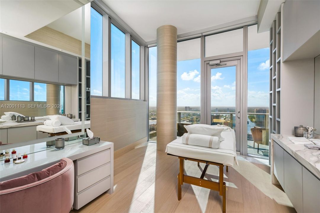 For Sale: $23,990,000 (4 beds, 5 baths, 9051 Square Feet)