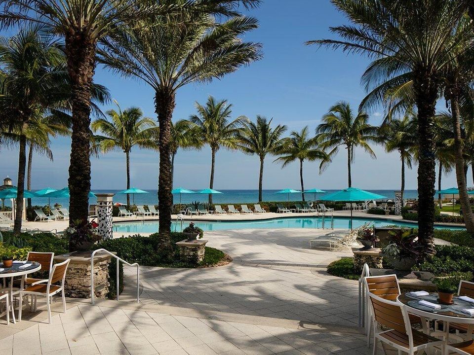 Breakers Beach Club