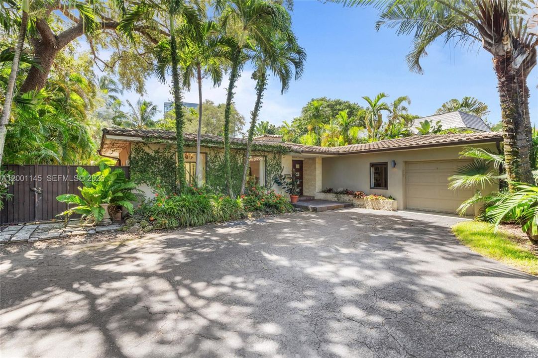 For Sale: $5,100,000 (4 beds, 3 baths, 2837 Square Feet)