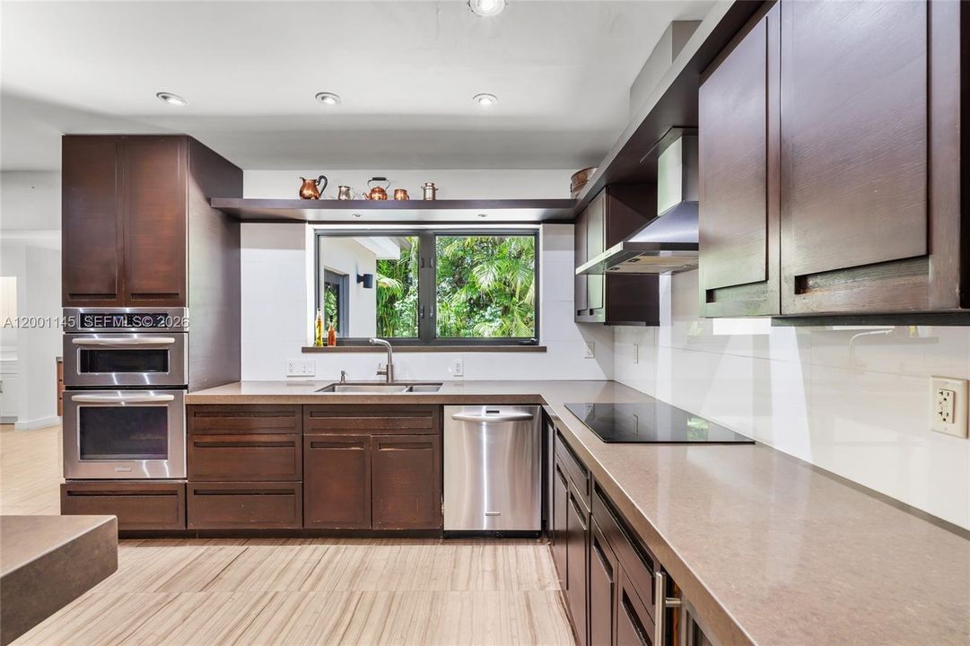 For Sale: $5,100,000 (4 beds, 3 baths, 2837 Square Feet)