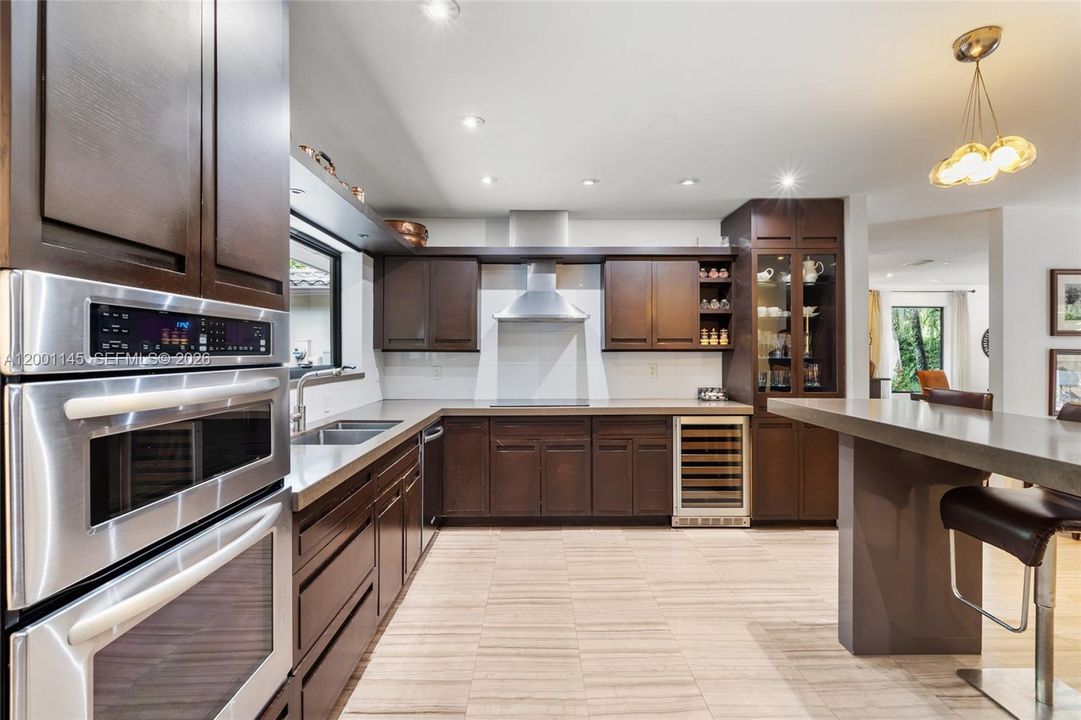 For Sale: $5,100,000 (4 beds, 3 baths, 2837 Square Feet)