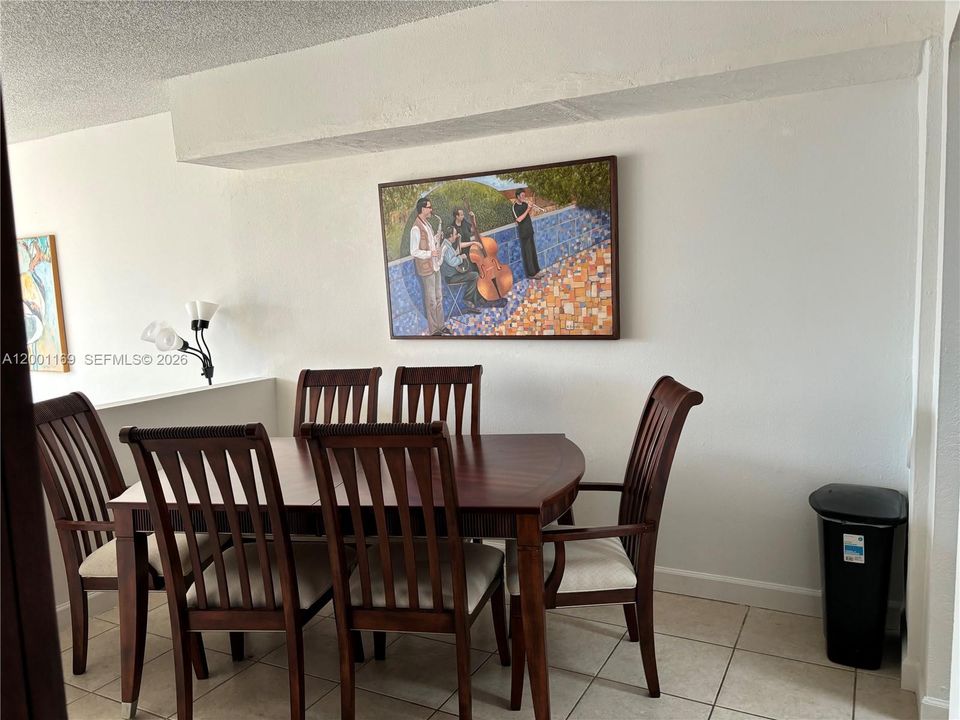En Venta: $290,000 (2 camas, 1 baños, 1350 Pies cuadrados)