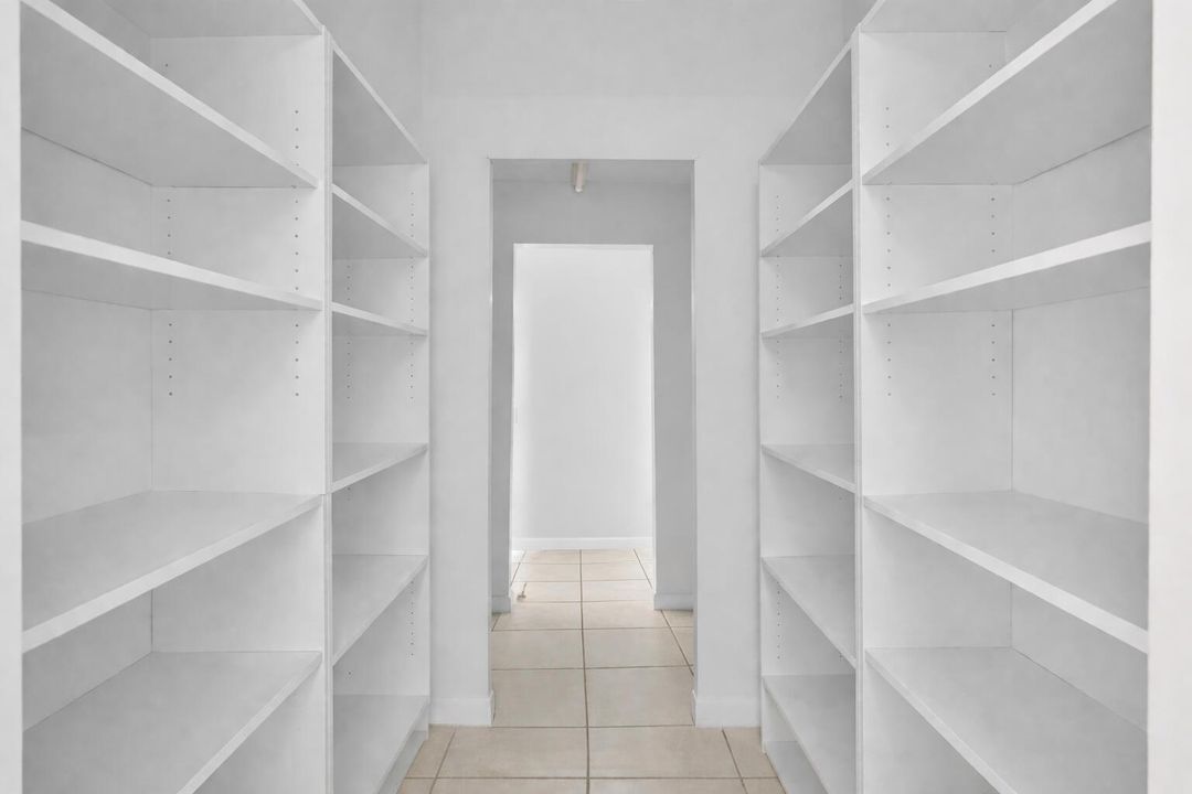 1st walkin closet