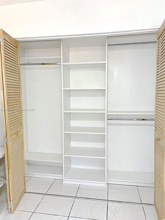 Activo con contrato: $3,200 (4 camas, 2 baños, 1610 Pies cuadrados)