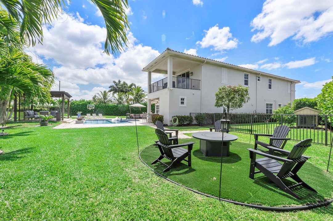 8768 S Miralago Way_027