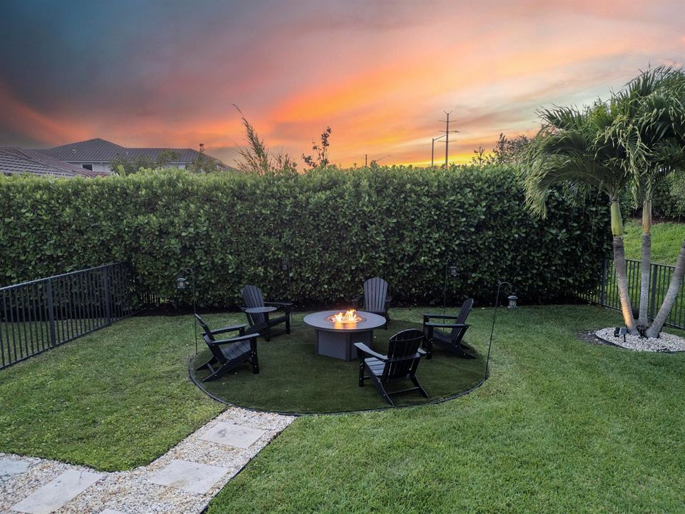 8768 S Miralago Way Twilight_009
