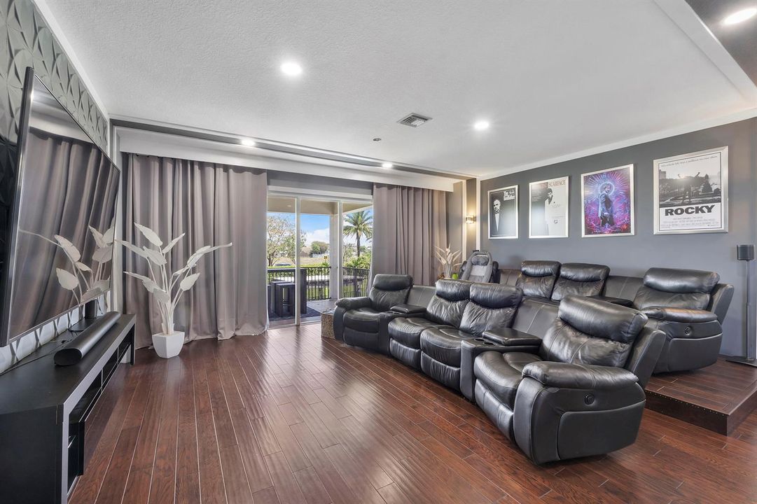 8768 S Miralago Way_085