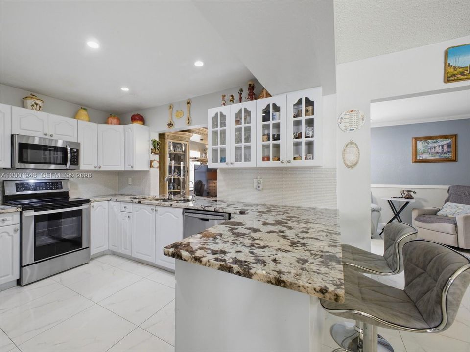 Activo con contrato: $480,000 (3 camas, 2 baños, 1426 Pies cuadrados)