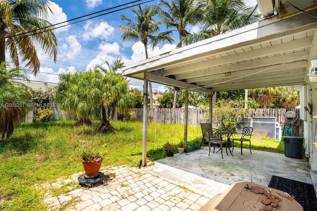 Activo con contrato: $375,000 (2 camas, 1 baños, 888 Pies cuadrados)