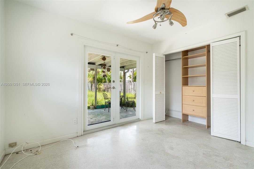 Activo con contrato: $375,000 (2 camas, 1 baños, 888 Pies cuadrados)