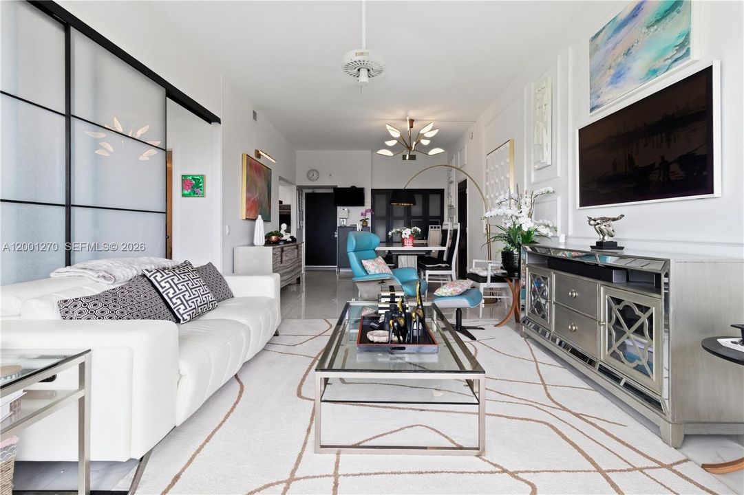 For Sale: $448,000 (2 beds, 2 baths, 1138 Square Feet)