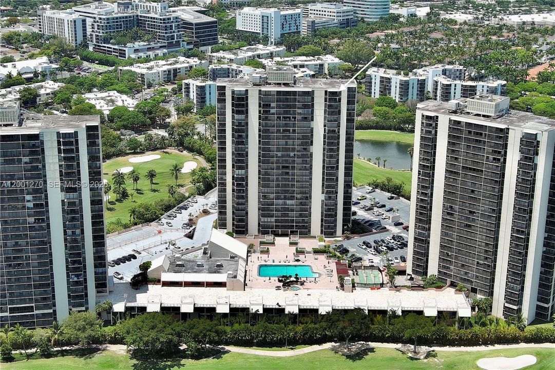 For Sale: $448,000 (2 beds, 2 baths, 1138 Square Feet)