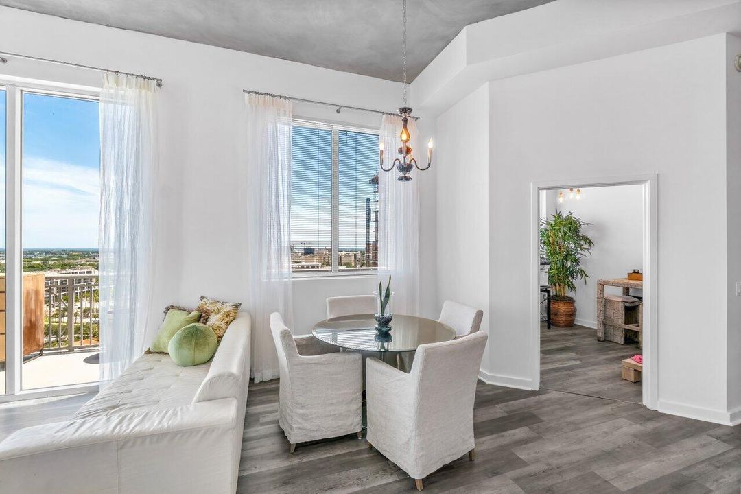 010-300SouthAustralianAvenue-WestPalmBea