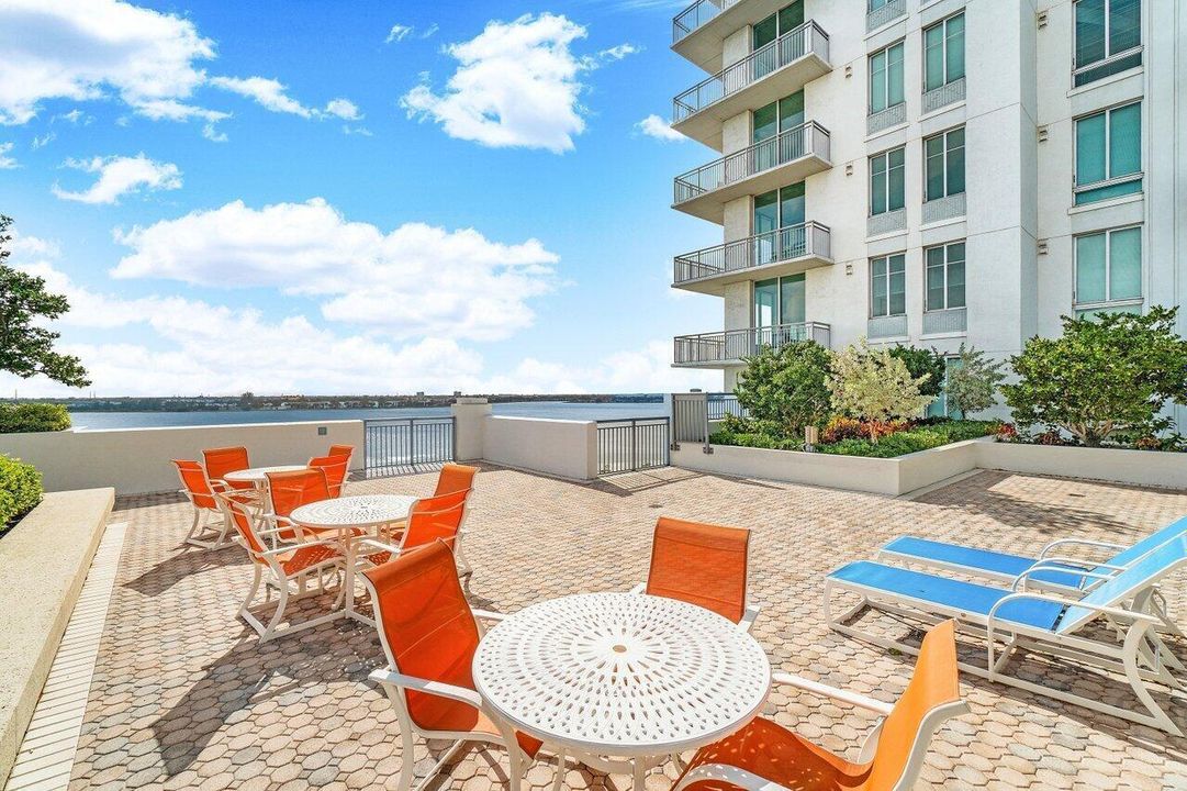 037-300SouthAustralianAvenue-WestPalmBea