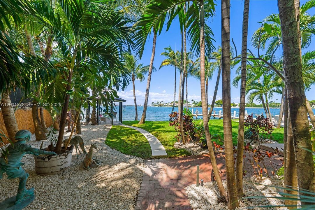 For Rent: $39,500 (4 beds, 3 baths, 4645 Square Feet)