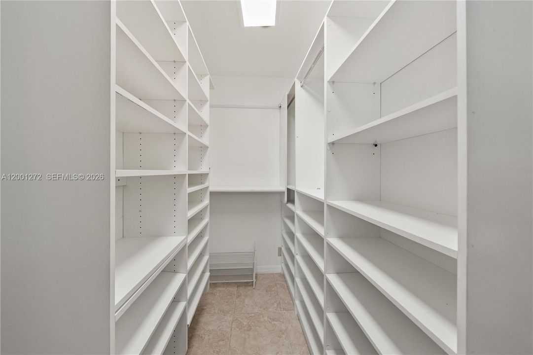 For Rent: $39,500 (4 beds, 3 baths, 4645 Square Feet)