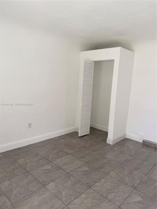 В аренду: $2,300 (2 спален, 1 ванн, 1856 Квадратных фут)