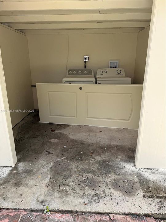 В аренду: $2,300 (2 спален, 1 ванн, 1856 Квадратных фут)
