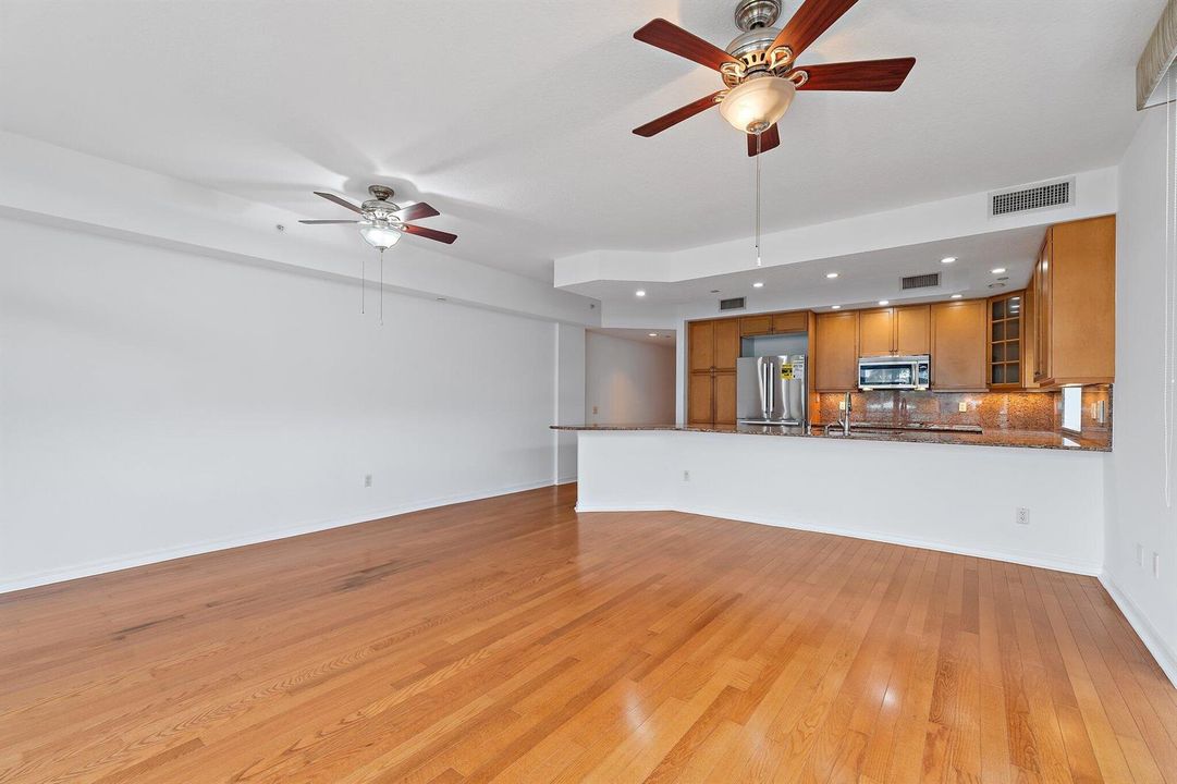 042-314InletWay-101-PalmBeachShores