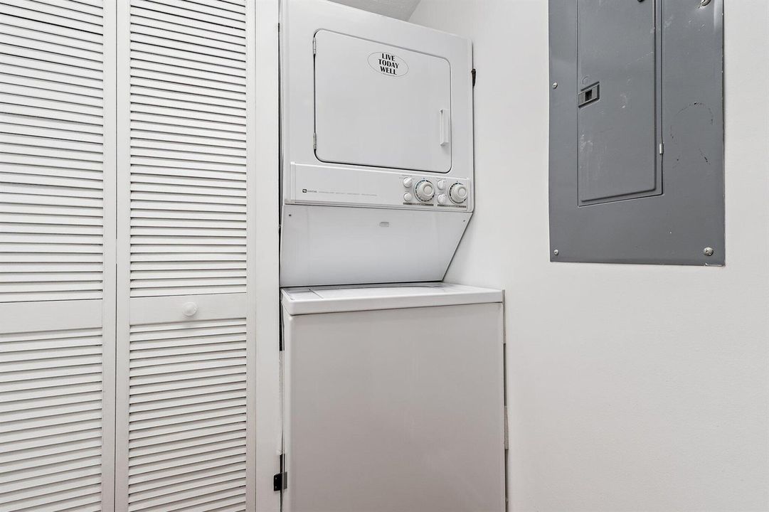 024-314InletWay-101-PalmBeachShores