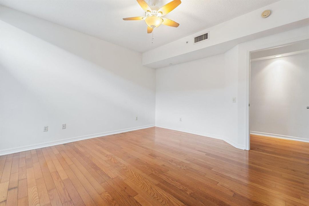 027-314InletWay-101-PalmBeachShores