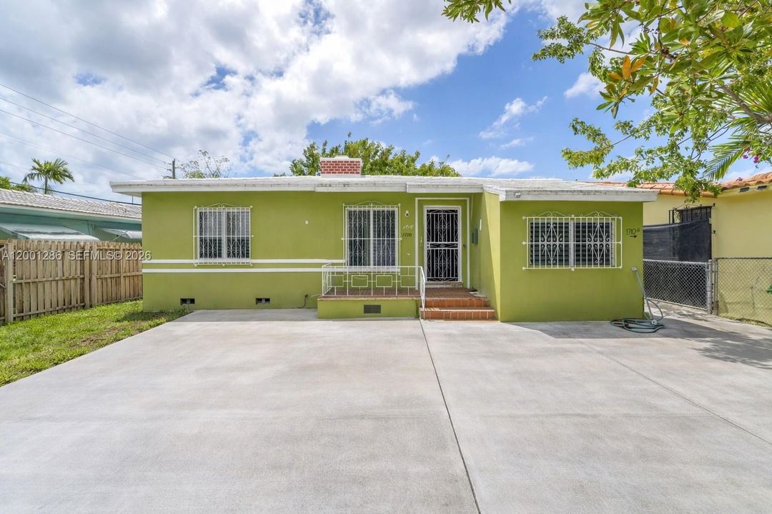 Recently Sold: $680,000 (4 beds, 3 baths, 1334 Square Feet)