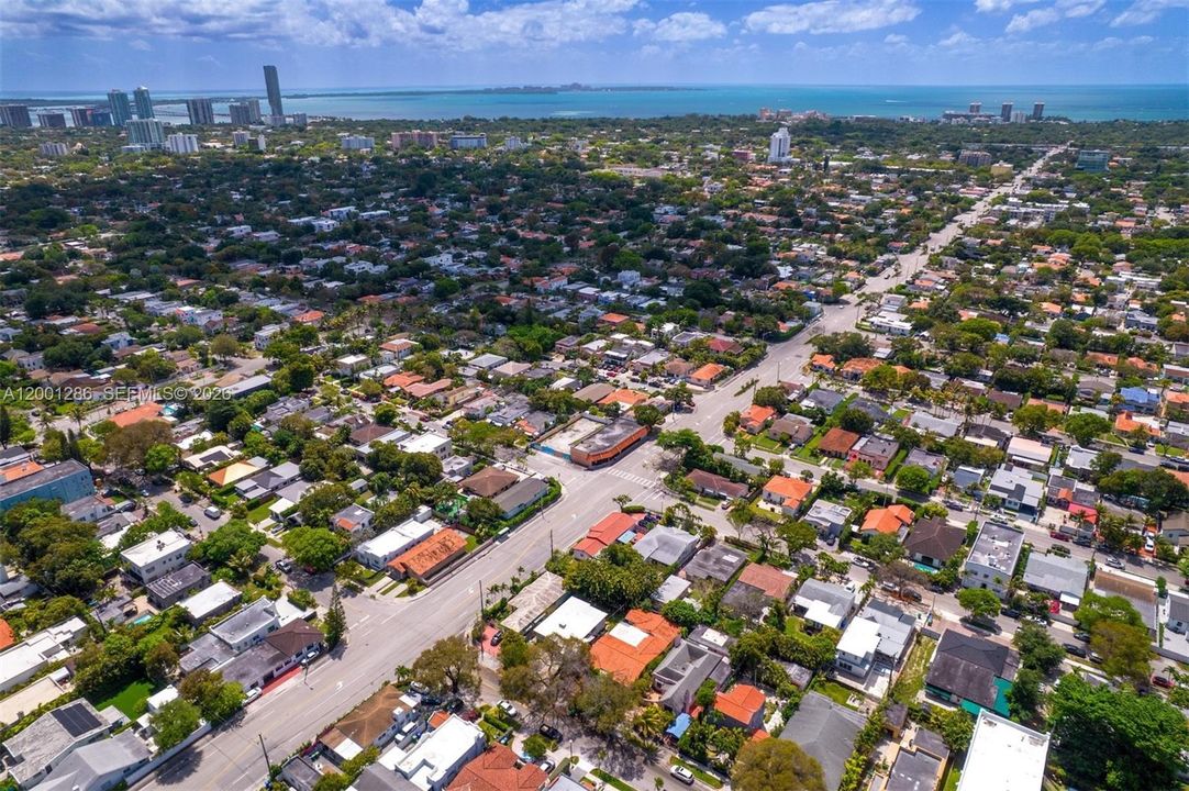 Recently Sold: $680,000 (4 beds, 3 baths, 1334 Square Feet)