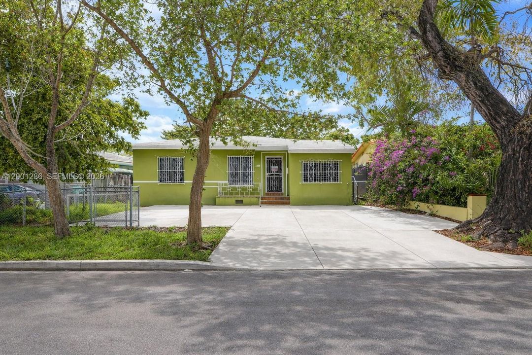 Recently Sold: $680,000 (4 beds, 3 baths, 1334 Square Feet)