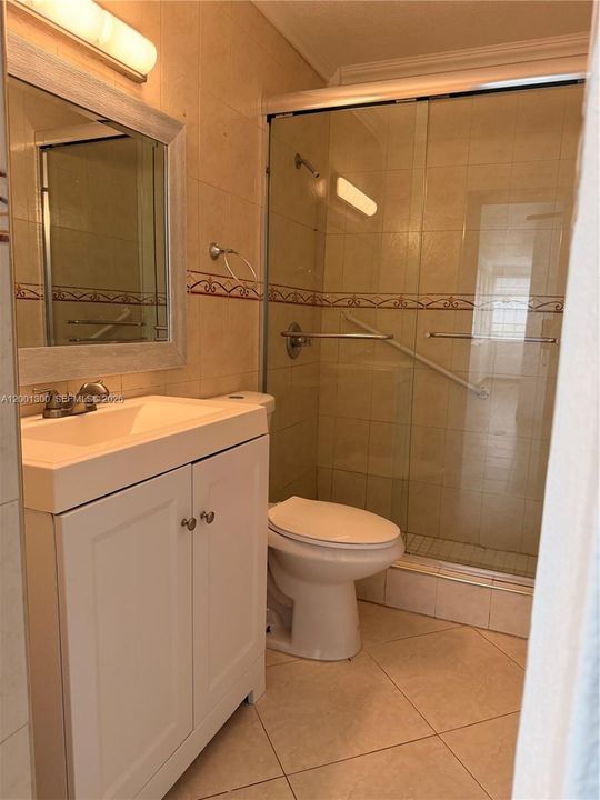 В аренду: $1,700 (2 спален, 1 ванн, 1856 Квадратных фут)