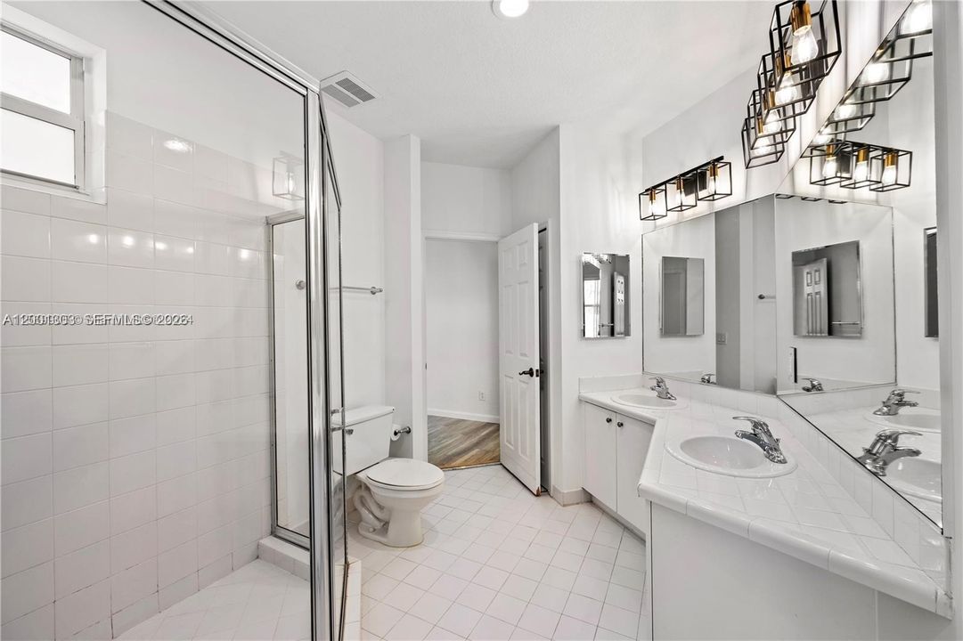 En Renta: $8,900 (6 camas, 4 baños, 3710 Pies cuadrados)