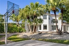 En Renta: $8,900 (6 camas, 4 baños, 3710 Pies cuadrados)