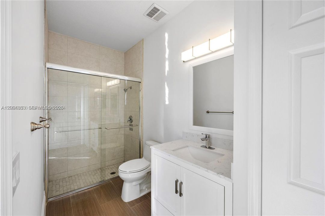 En Renta: $8,900 (6 camas, 4 baños, 3710 Pies cuadrados)