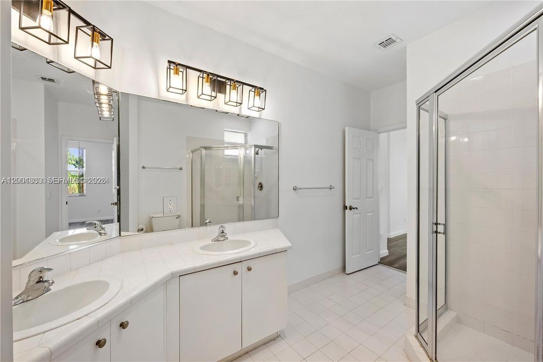 En Renta: $8,900 (6 camas, 4 baños, 3710 Pies cuadrados)