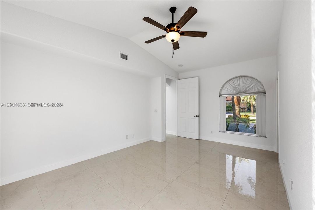En Renta: $8,900 (6 camas, 4 baños, 3710 Pies cuadrados)